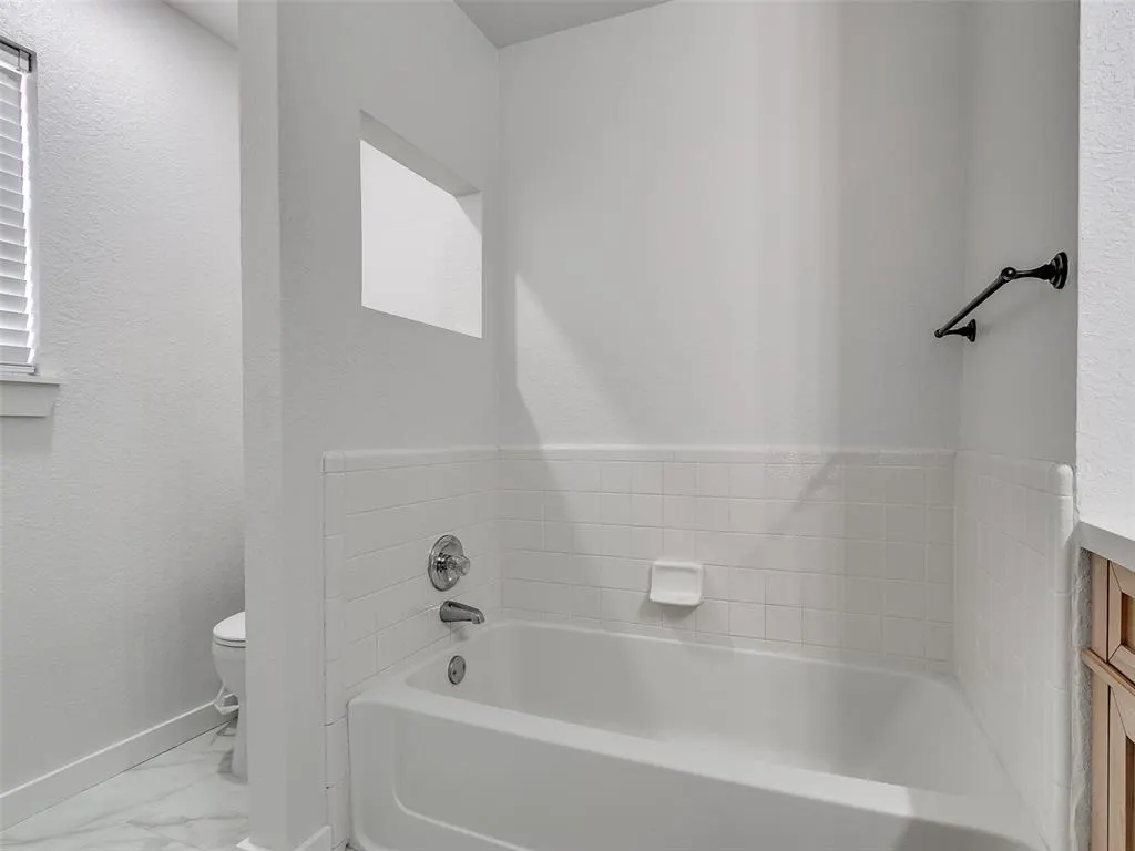 Photo 16 — 417 Blue Spruce Drive, Oklahoma City, OK 73130