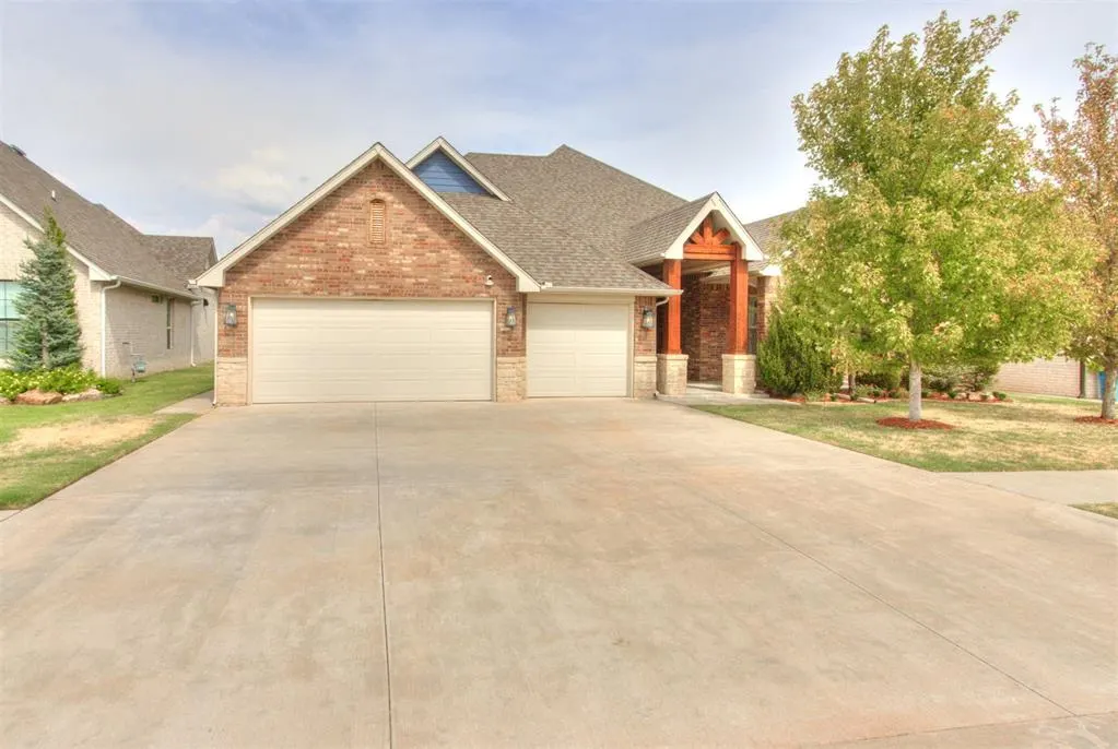 Front exterior — 2424 Crystal Creek Drive, Yukon, OK 73099