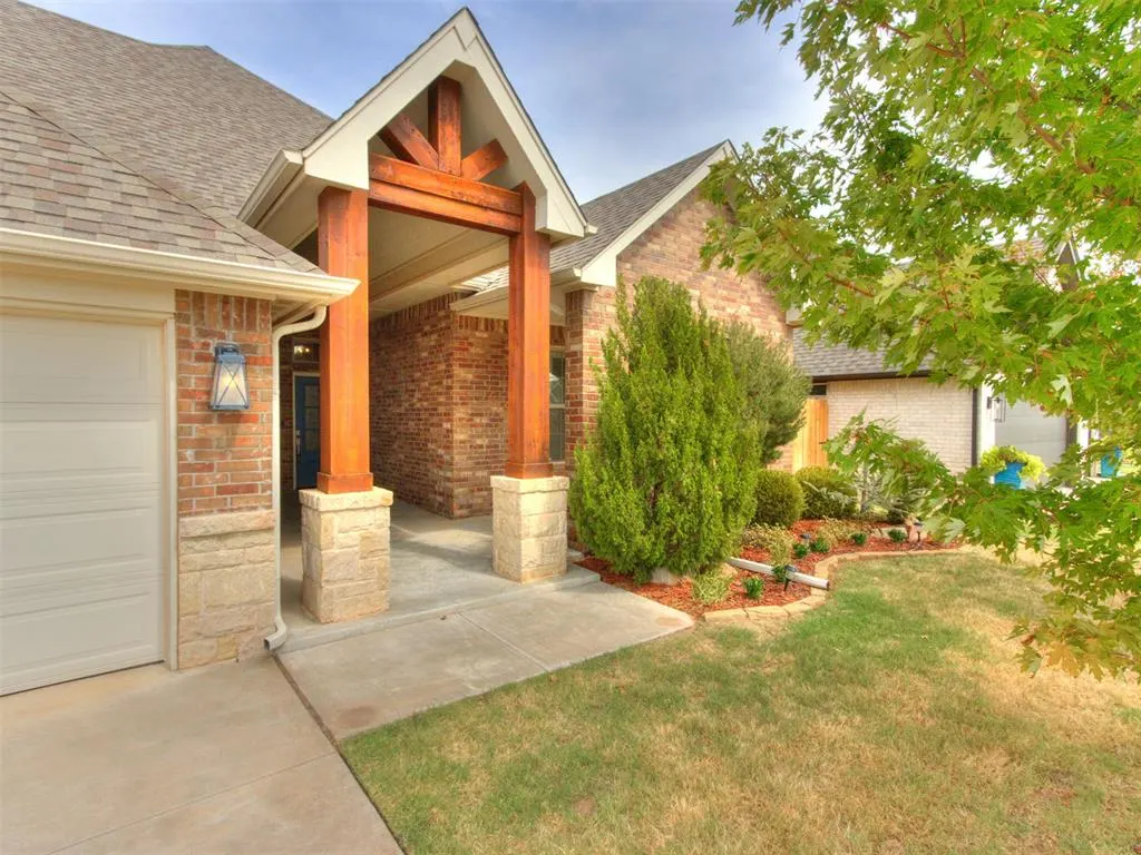 Photo 4 — 2424 Crystal Creek Drive, Yukon, OK 73099