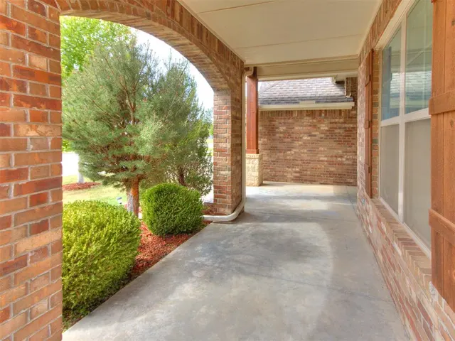 Photo 6 — 2424 Crystal Creek Drive, Yukon, OK 73099