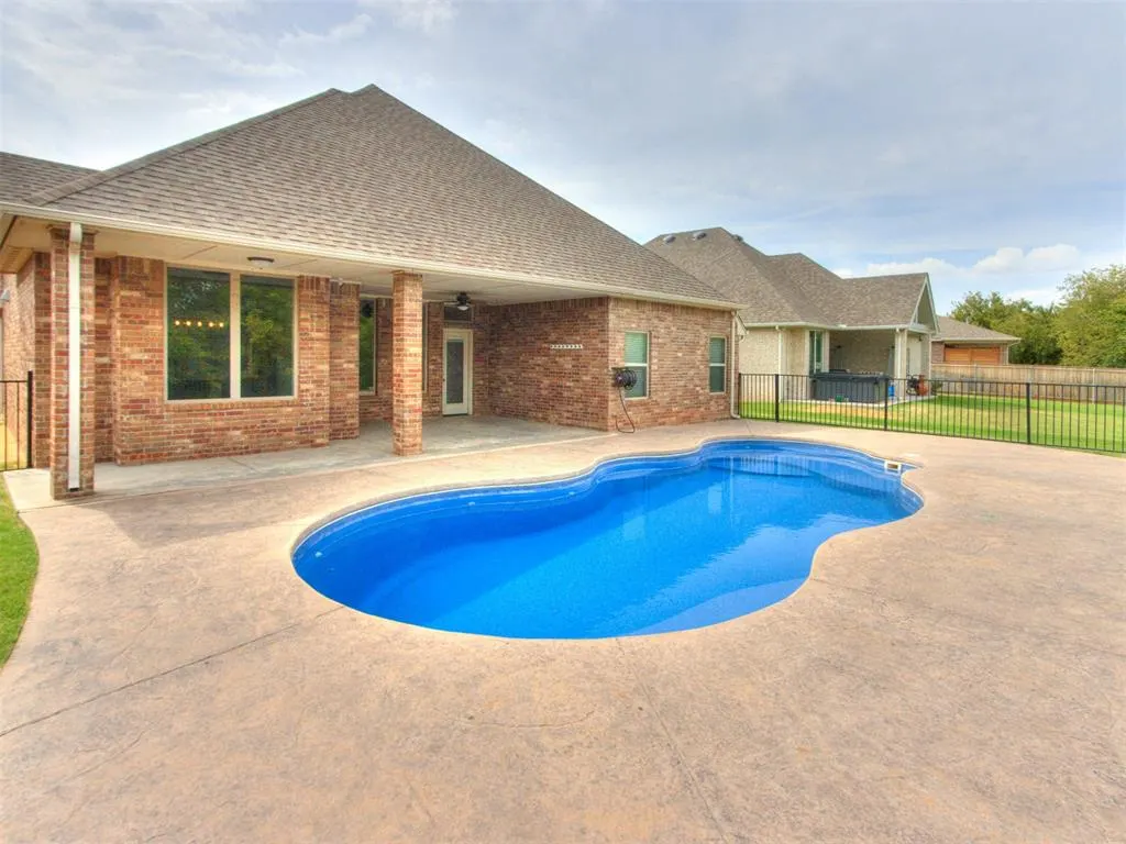 Photo 42 — 2424 Crystal Creek Drive, Yukon, OK 73099