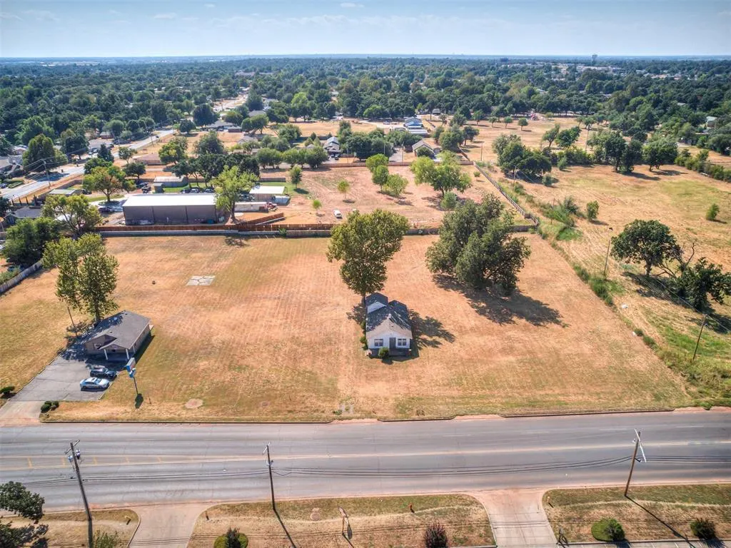 Photo 4 — 1725 N Macarthur Boulevard, Oklahoma City, OK 73127