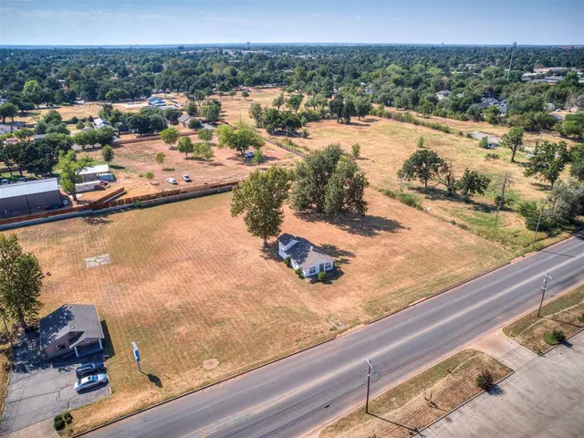 Photo 6 — 1725 N Macarthur Boulevard, Oklahoma City, OK 73127