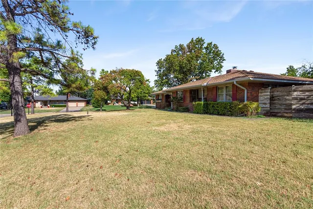 Photo 7 — 1609 Glenbrook Terrace, Nichols Hills, OK 73116
