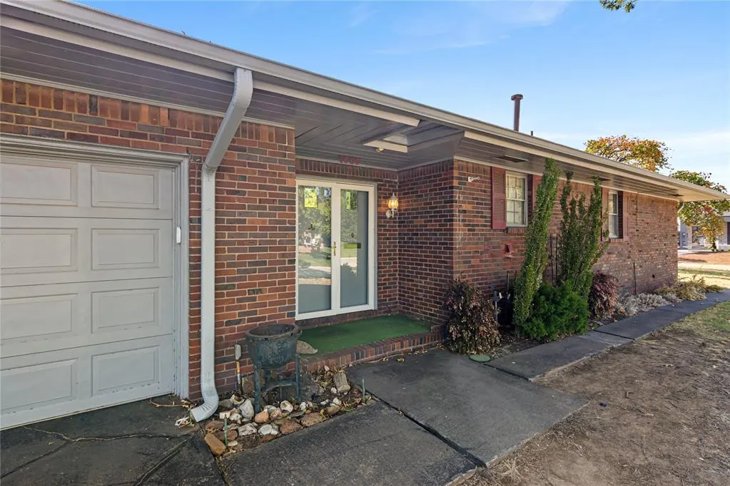 Photo 11 — 1609 Glenbrook Terrace, Nichols Hills, OK 73116