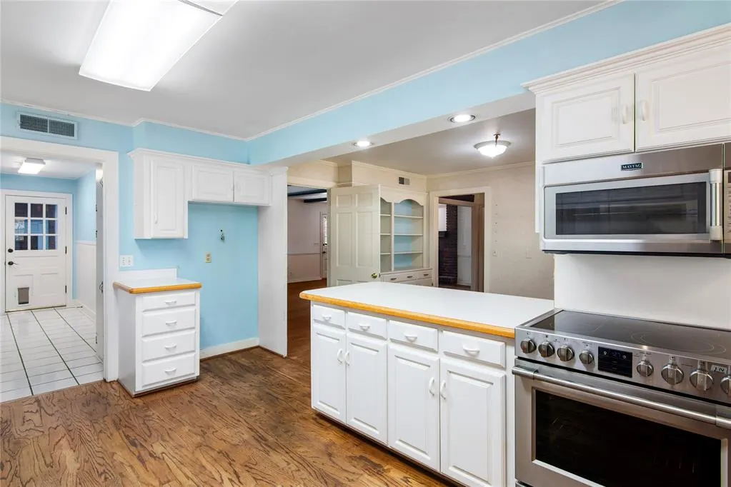 Photo 21 — 1609 Glenbrook Terrace, Nichols Hills, OK 73116