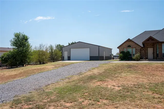 Photo 2 — 2265 County Road 1258, Blanchard, OK 73010