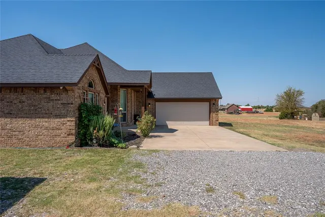 Photo 4 — 2265 County Road 1258, Blanchard, OK 73010