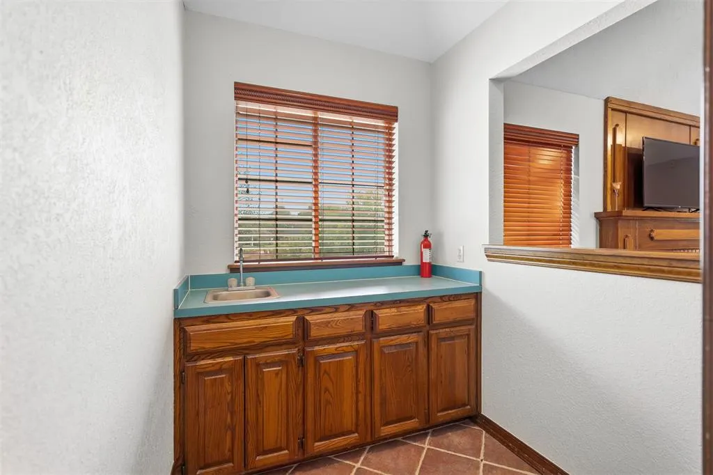 Photo 11 — 2202 Lakewood Drive, Chickasha, OK 73018