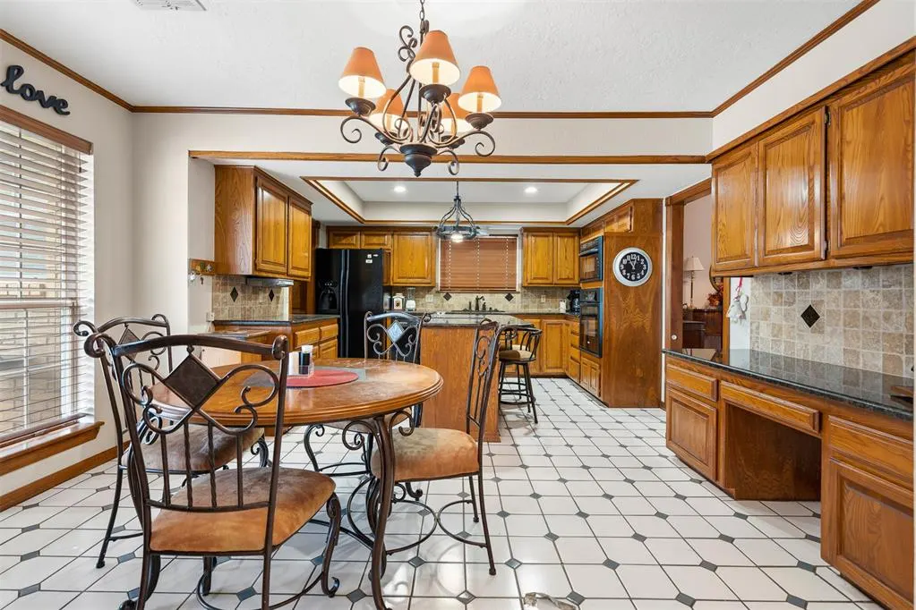Photo 12 — 2202 Lakewood Drive, Chickasha, OK 73018
