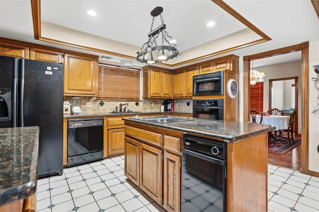 Photo 16 — 2202 Lakewood Drive, Chickasha, OK 73018