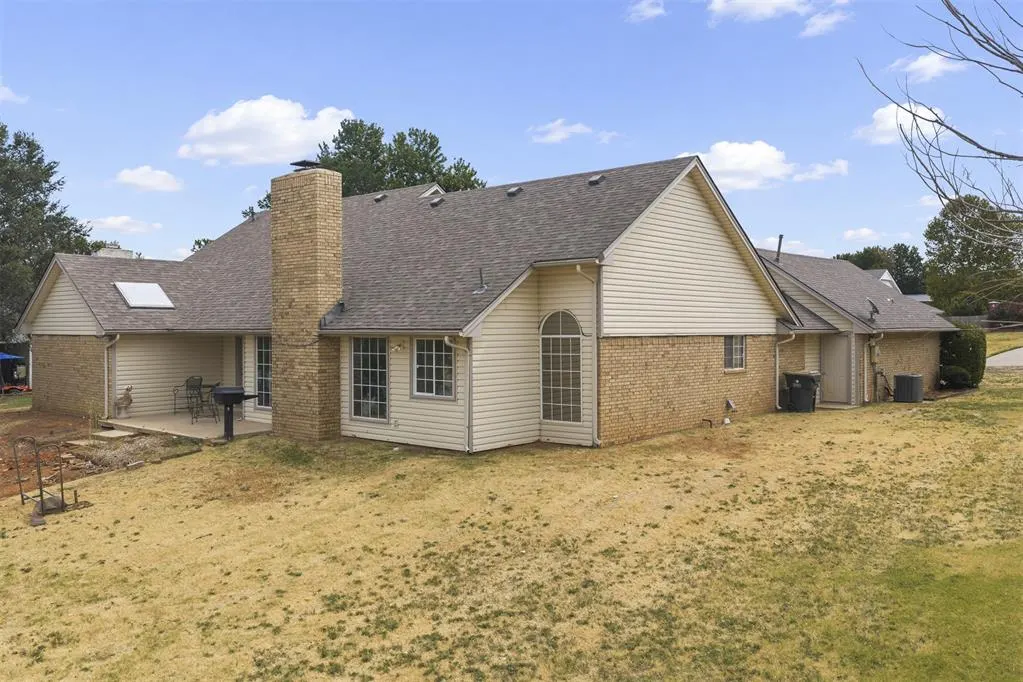 Photo 39 — 2202 Lakewood Drive, Chickasha, OK 73018