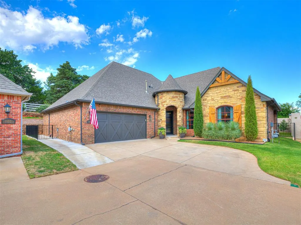 Photo 3 — 1065 Villas Creek Drive, Edmond, OK 73003