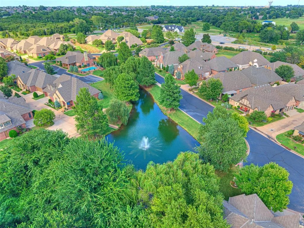Photo 6 — 1065 Villas Creek Drive, Edmond, OK 73003