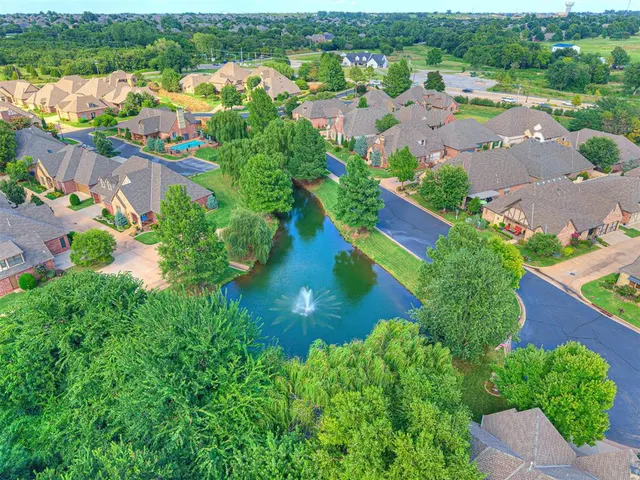 Photo 6 — 1065 Villas Creek Drive, Edmond, OK 73003