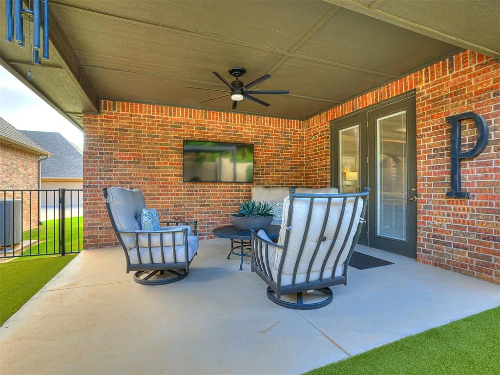 Photo 12 — 1065 Villas Creek Drive, Edmond, OK 73003