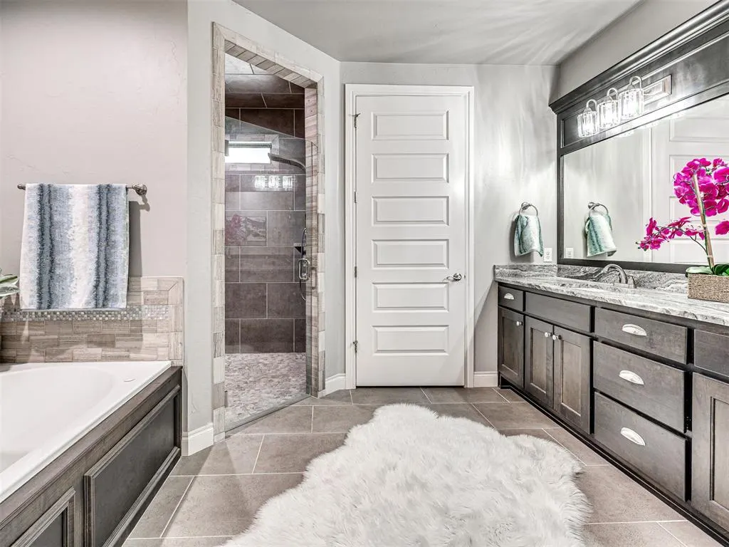 Photo 32 — 1065 Villas Creek Drive, Edmond, OK 73003
