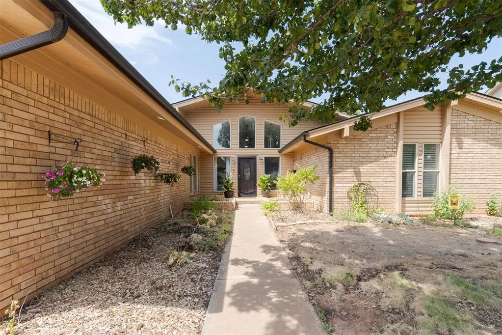 Photo 3 — 6701 Newman Drive, Oklahoma City, OK 73162