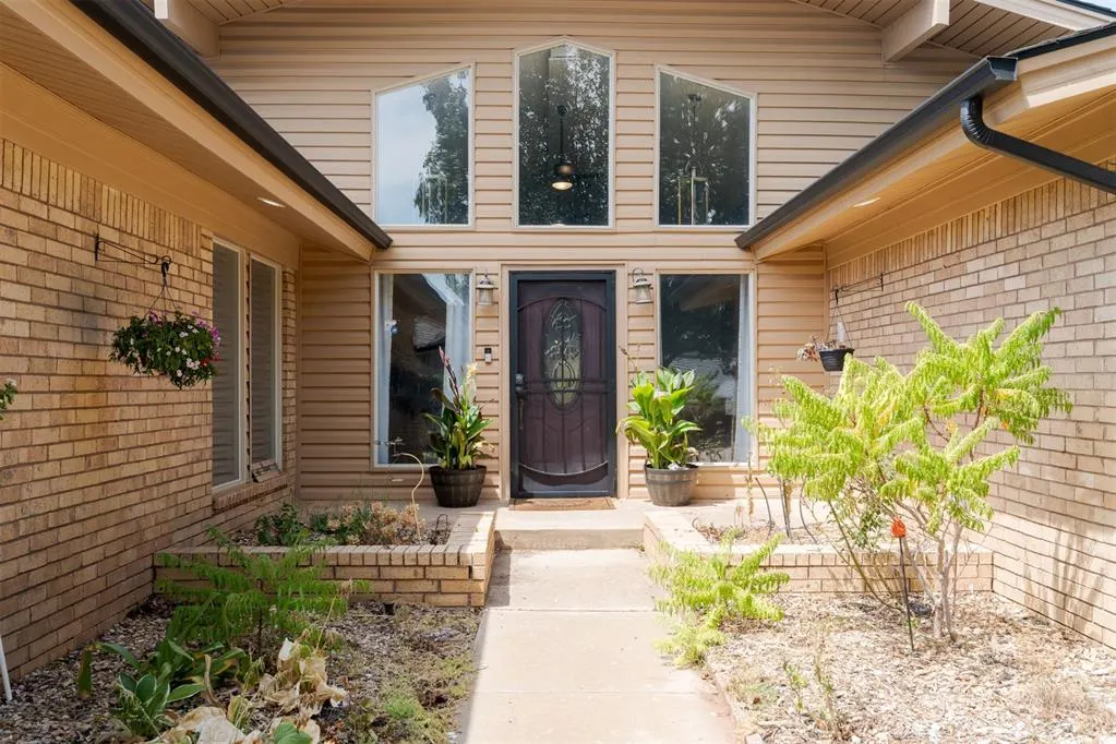 Photo 4 — 6701 Newman Drive, Oklahoma City, OK 73162
