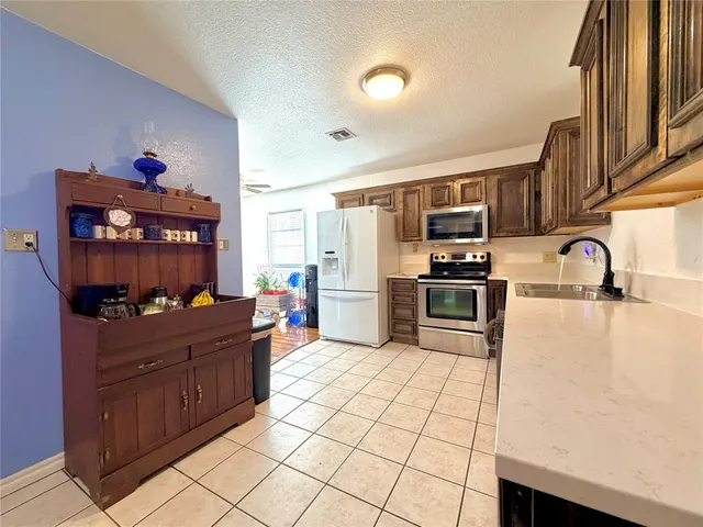 Photo 6 — 2545 Lynn Lane, Oklahoma City, OK 73120