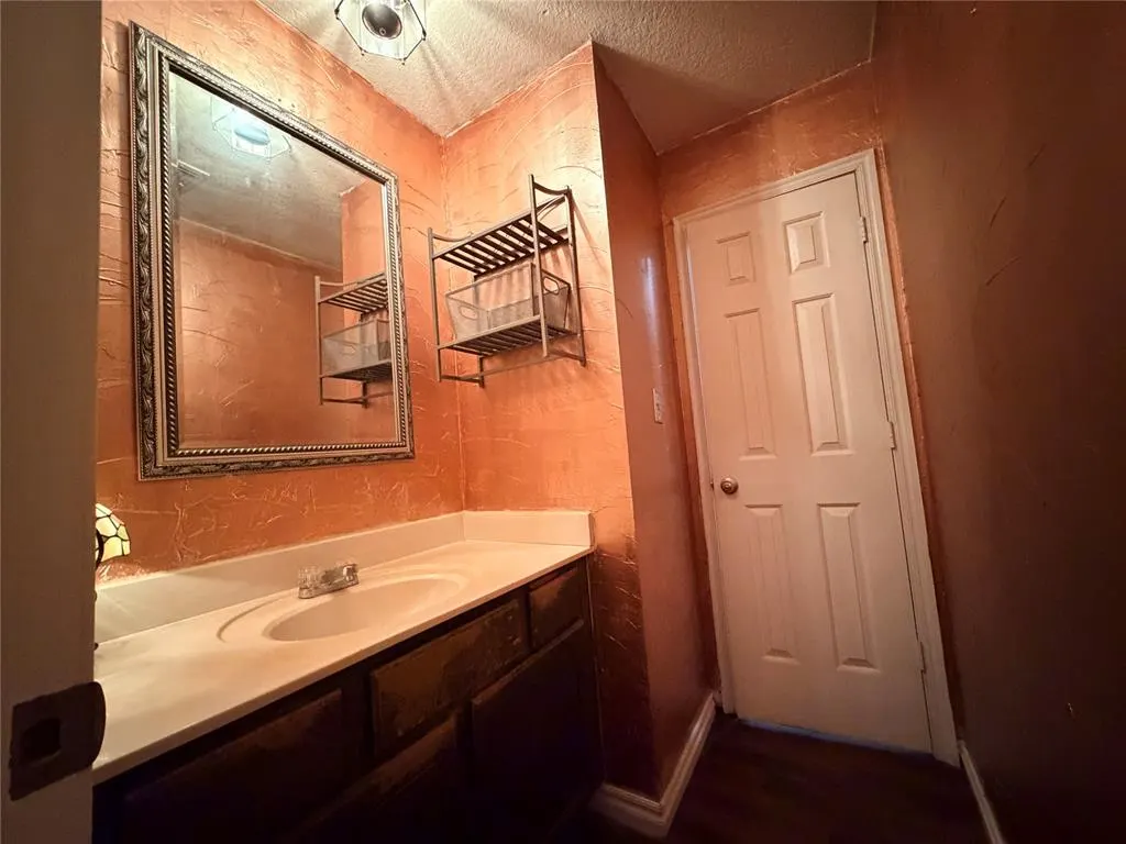 Photo 12 — 2545 Lynn Lane, Oklahoma City, OK 73120
