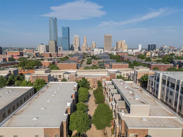 Photo 2 — 411 NE 1st Terrace, Oklahoma City, OK 73104