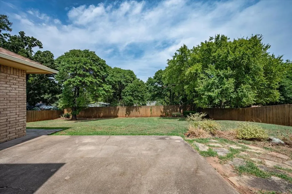 Photo 15 — 2807 W Royal Oaks Drive, Pauls Valley, OK 73075