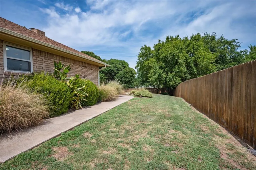 Photo 16 — 2807 W Royal Oaks Drive, Pauls Valley, OK 73075