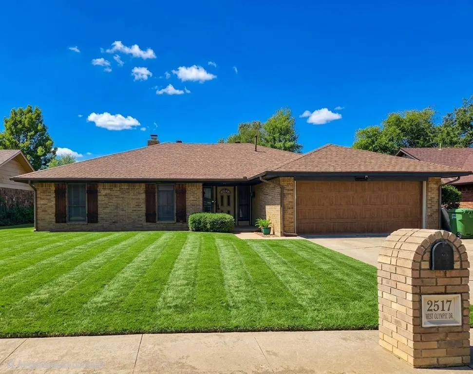 Front exterior — 2517 W Olympic Drive, Yukon, OK 73099