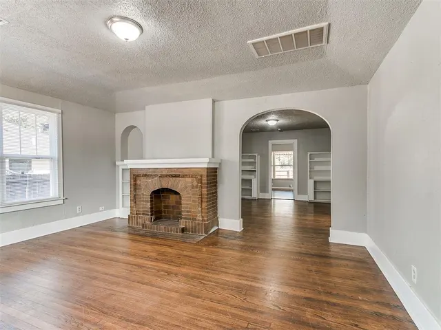 Photo 2 — 1527 NW 43rd Street, Oklahoma City, OK 73118