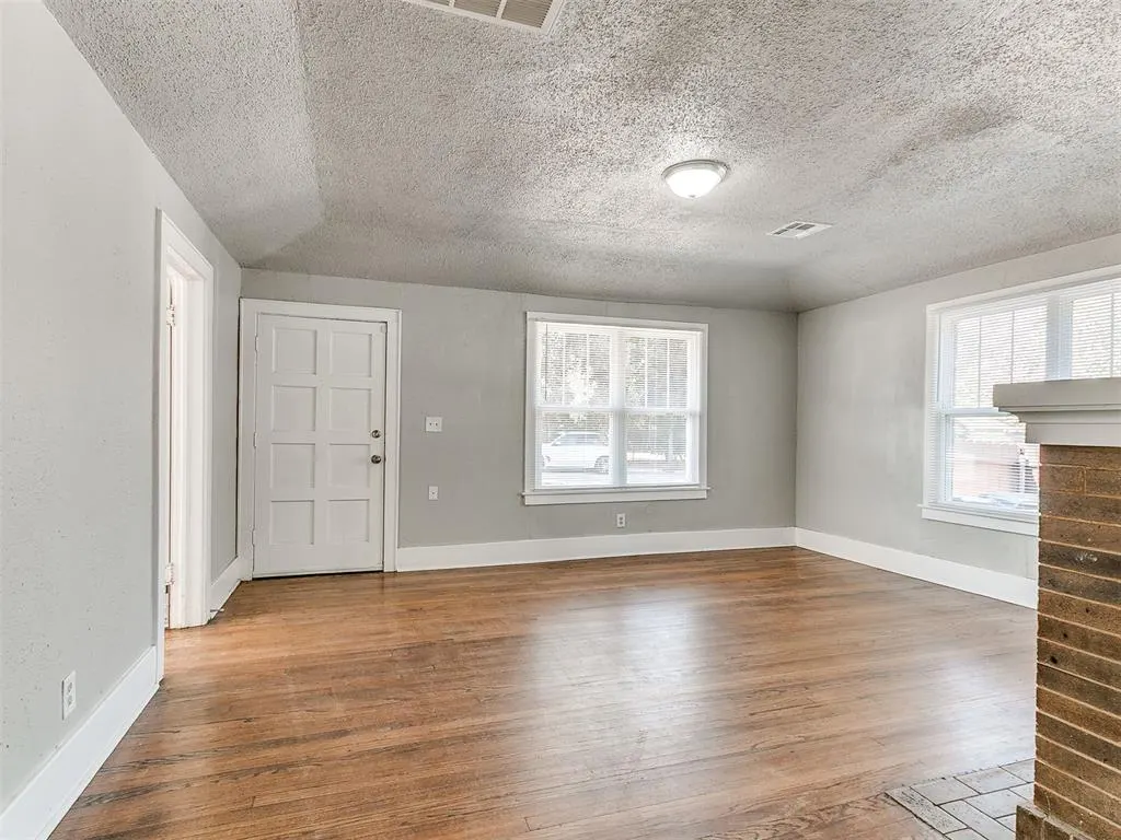 Photo 7 — 1527 NW 43rd Street, Oklahoma City, OK 73118