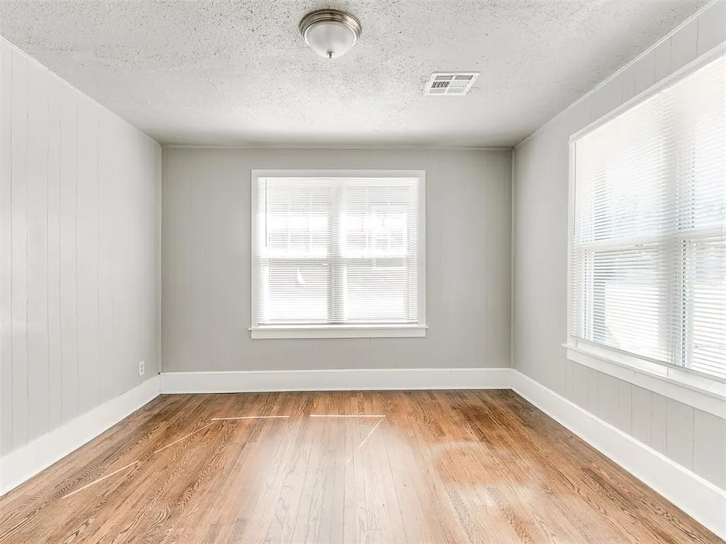Photo 11 — 1527 NW 43rd Street, Oklahoma City, OK 73118
