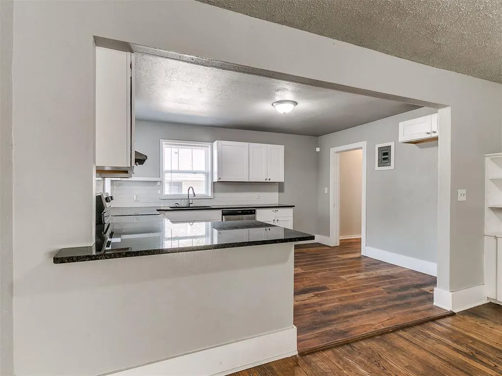 Photo 26 — 1527 NW 43rd Street, Oklahoma City, OK 73118