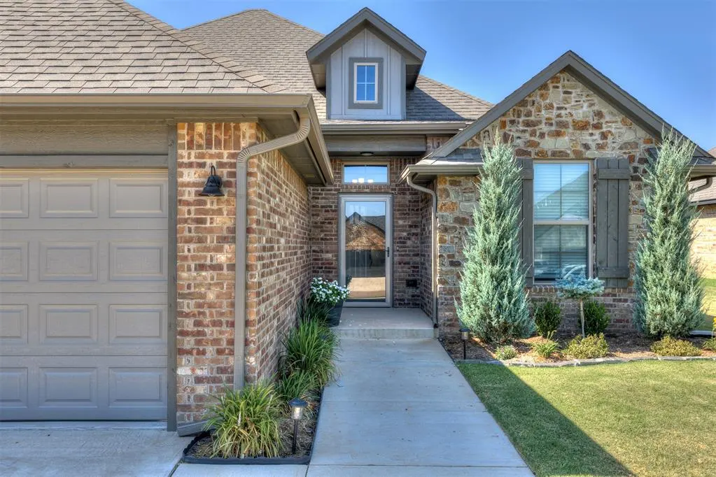 Photo 7 — 11604 NW 104th Street, Yukon, OK 73099