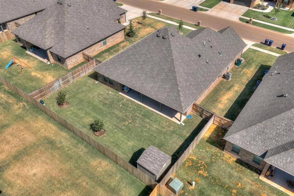 Photo 8 — 11604 NW 104th Street, Yukon, OK 73099