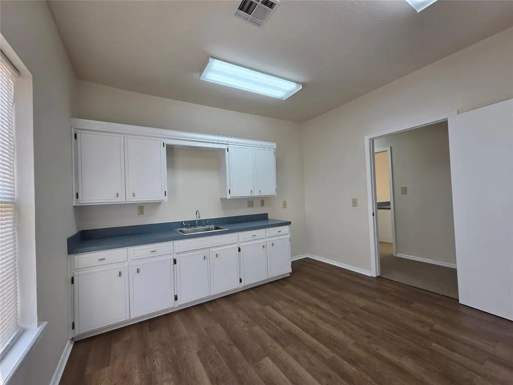 Photo 3 — 214 N Oklahoma Avenue, Shawnee, OK 74801