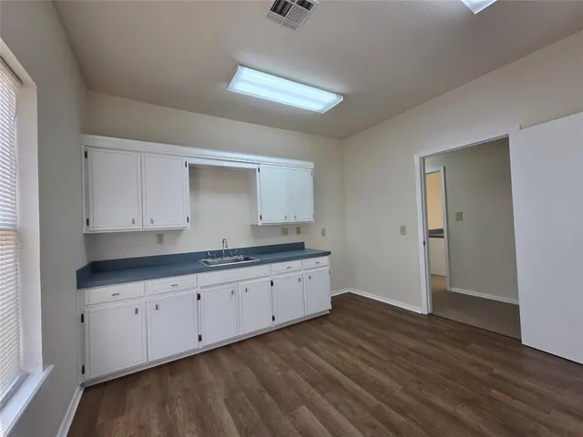 Photo 3 — 214 N Oklahoma Avenue, Shawnee, OK 74801
