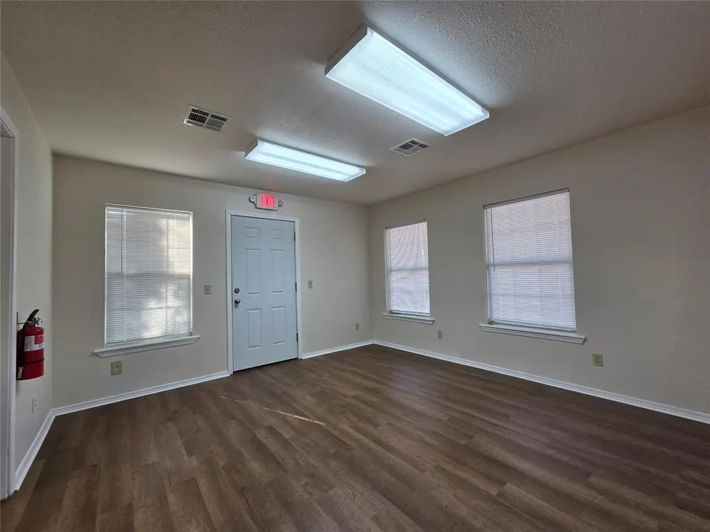 Photo 4 — 214 N Oklahoma Avenue, Shawnee, OK 74801