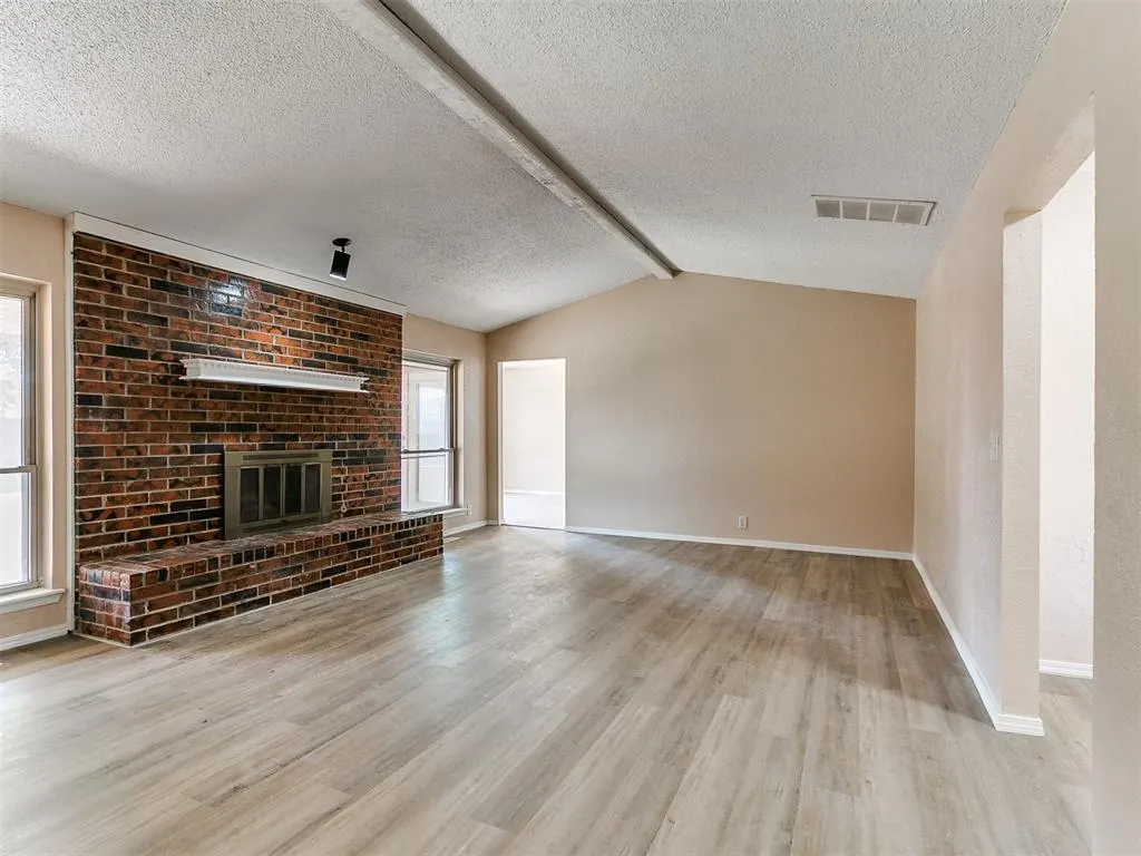 Photo 2 — 1016 S Neptune Road, Edmond, OK 73003