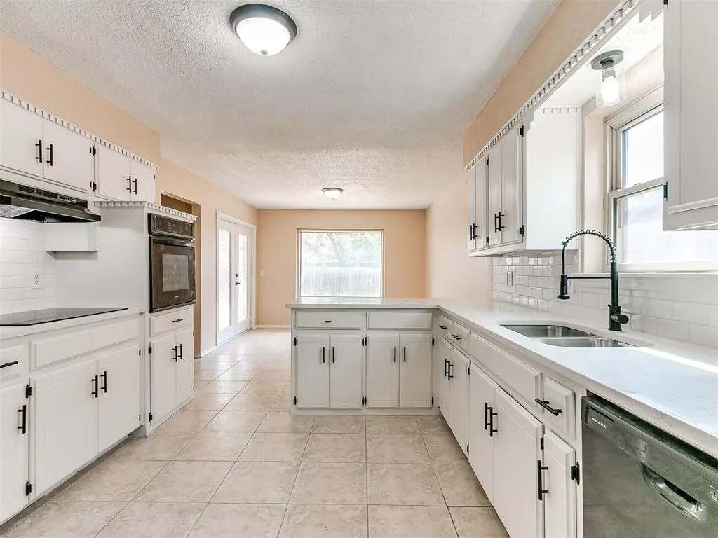Photo 9 — 1016 S Neptune Road, Edmond, OK 73003