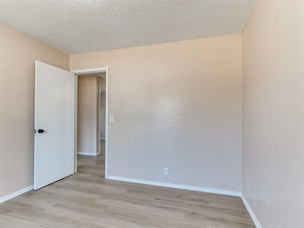 Photo 14 — 1016 S Neptune Road, Edmond, OK 73003