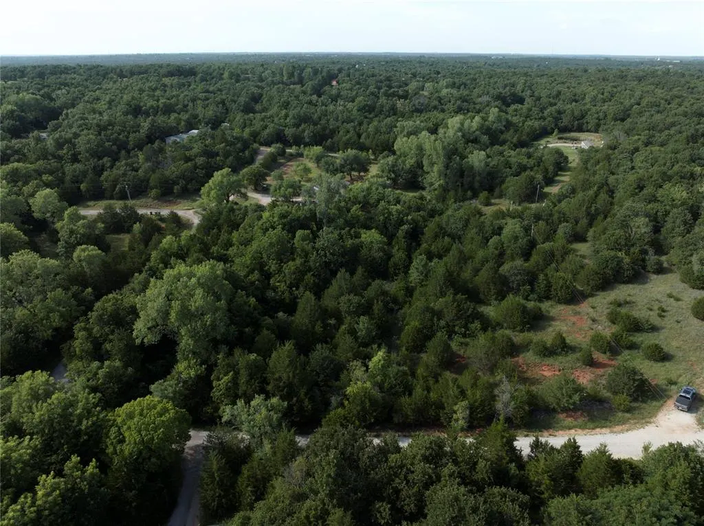 Photo 7 — 10017 N Darwin Circle, Norman, OK 73026
