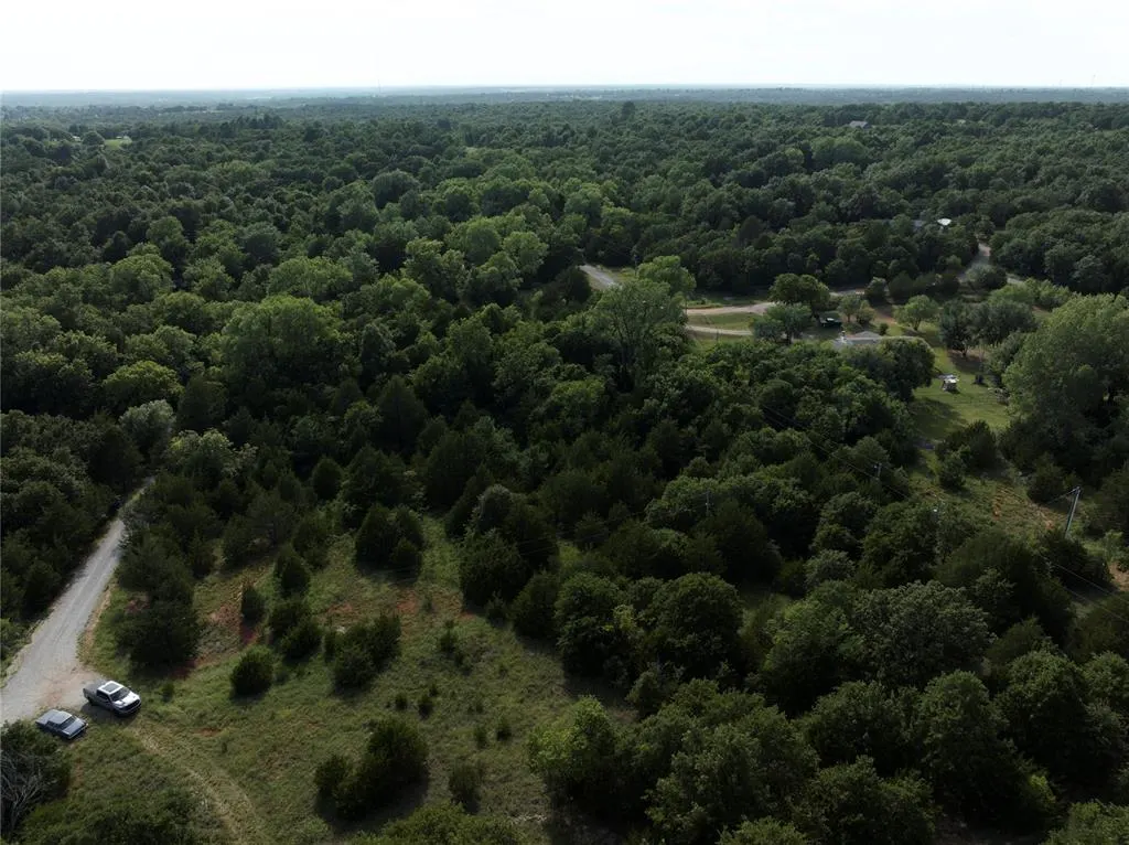 Photo 8 — 10017 N Darwin Circle, Norman, OK 73026