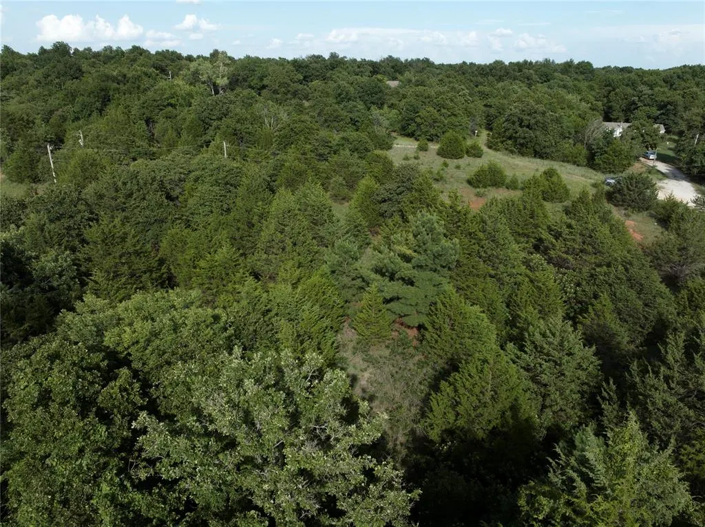 Photo 9 — 10017 N Darwin Circle, Norman, OK 73026