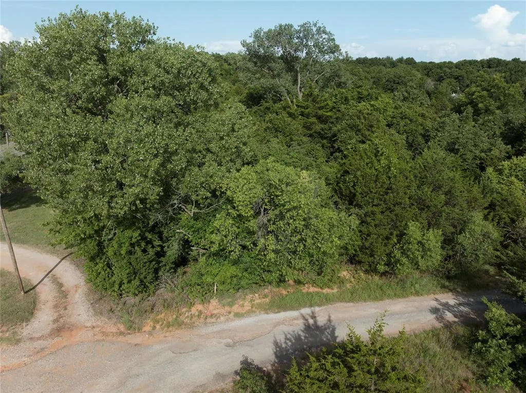 Photo 10 — 10017 N Darwin Circle, Norman, OK 73026