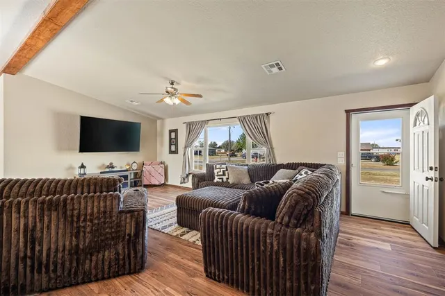 Photo 3 — 205 Chickasha Avenue, Amber, OK 73004