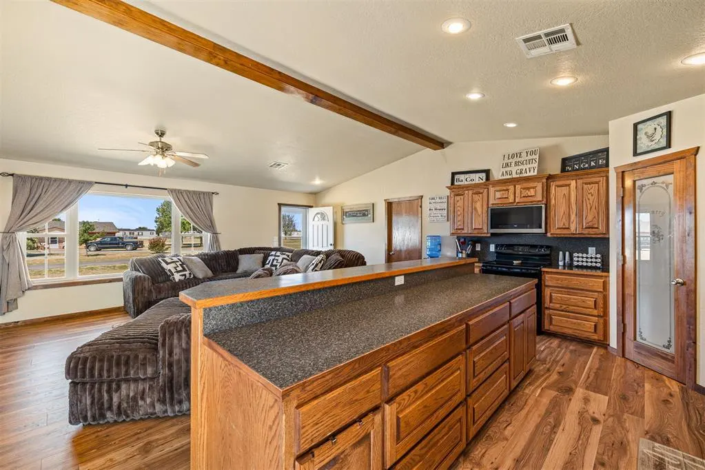 Photo 7 — 205 Chickasha Avenue, Amber, OK 73004