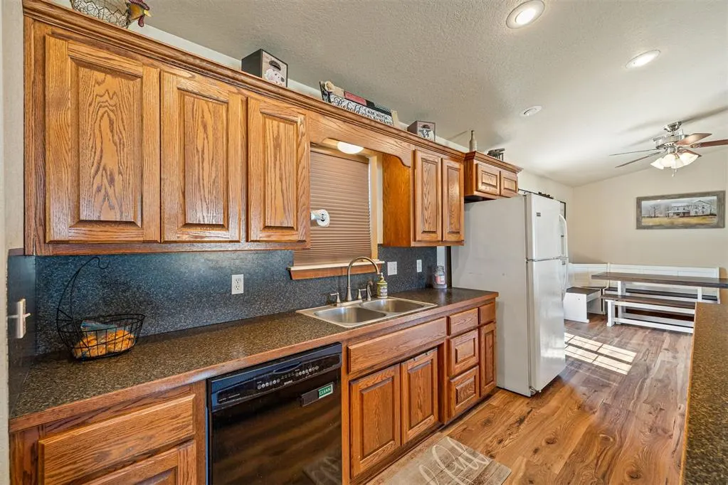 Photo 9 — 205 Chickasha Avenue, Amber, OK 73004
