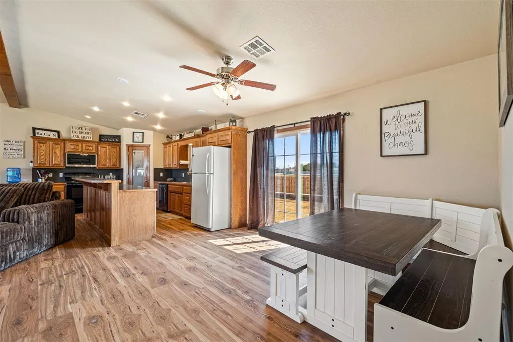 Photo 11 — 205 Chickasha Avenue, Amber, OK 73004