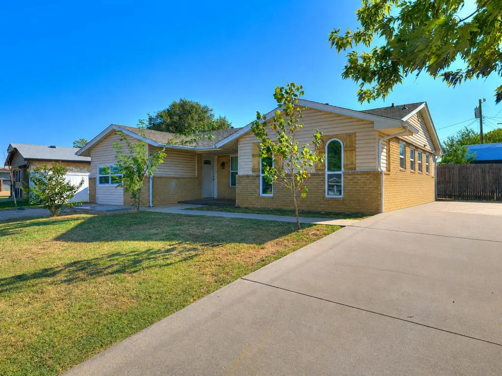 Front exterior — 2103 N Tucker Avenue, Shawnee, OK 74804